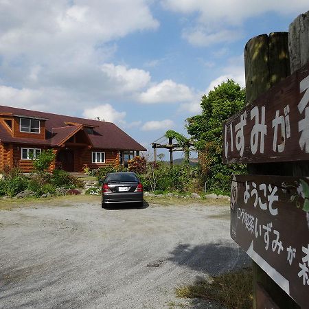 Log Pension Izumigamori Motobu Esterno foto